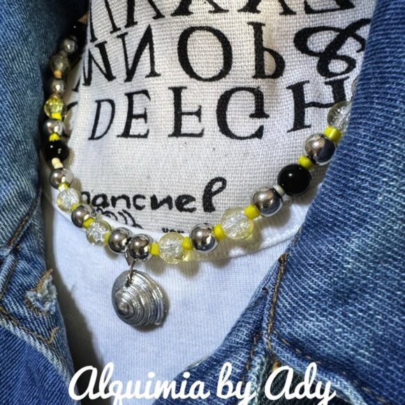 Silver seashell beaded yellow quartz surfer necklace - Picture 2 of 3